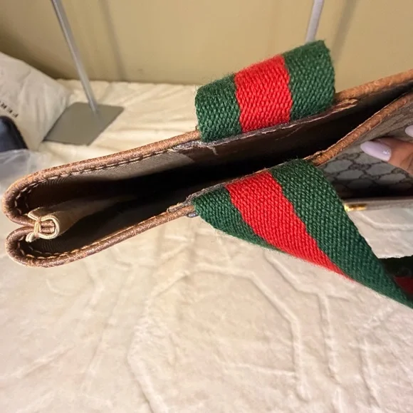 Gucci Beige and Brown Signature Tote - Picture 14 of 16